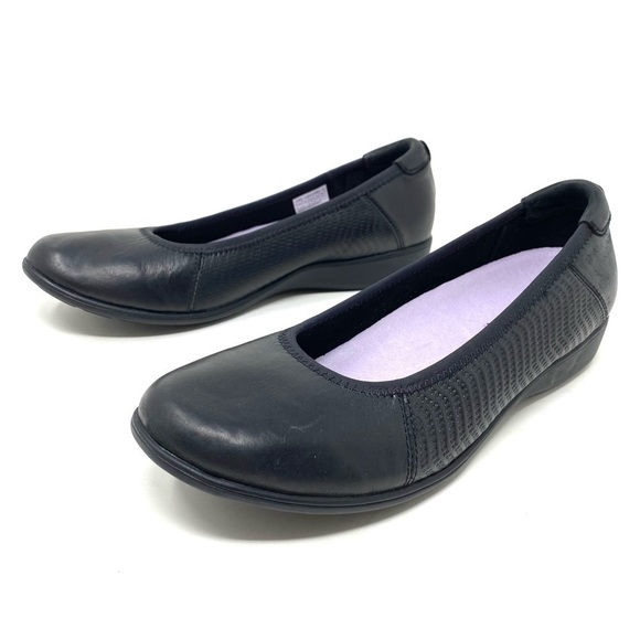 Aravon Abbey Ballet Flats Black Leather NARROW - Picture 2 of 7